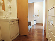 函館：【サービス付き高齢者向け住宅】
アメニティーコレクトピア
洗面所の様子です。
