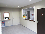 函館：【サービス付き高齢者向け住宅】
アメニティーコレクトピア
エントランスには、正面に受付、メールボックスなどがあります。