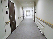 函館：【サービス付き高齢者向け住宅】
アメニティーコレクトピア
共用廊下部分にも暖房がございます。
