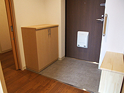 函館：【サービス付き高齢者向け住宅】
アメニティーコレクトピア
各部屋玄関には、ベンチや手摺りがついております。